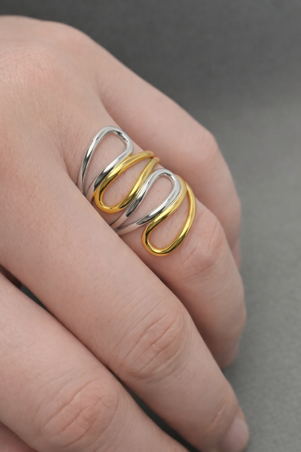 Fluid Wave Ring